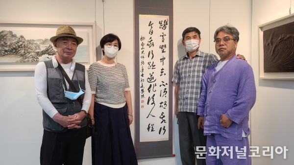 삼락연서회 회원들과(사진=정경호 기자)