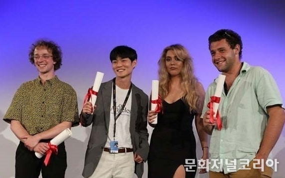 '시네파운데이션' 2등상 받은 윤대원 감독. (사진=칸영화제 SNS 캡처)