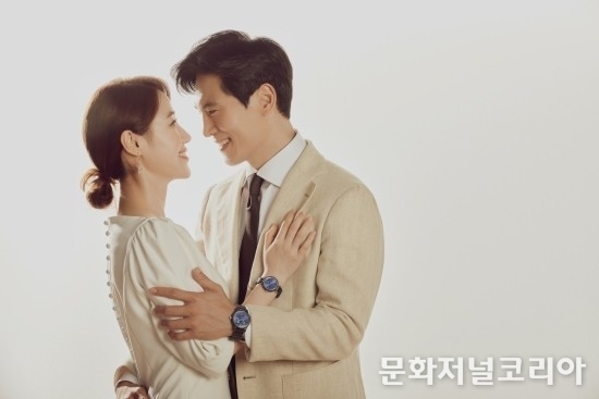 대한민국 대표 사랑꾼 개그맨 김재우&조유리 부부가 나무시계 보우드(Vowood)의 전속 모델로 선정됐다.