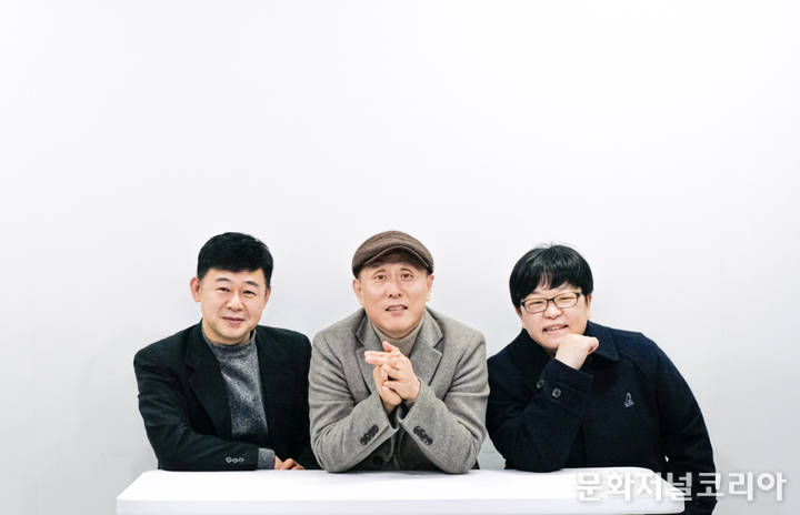 서울연극협회 제7대 집행부. (가운데) 박정의 신임 회장과 (왼쪽부터) 김도형, 김민경 부회장. (사진=서울연극협회 제공) 