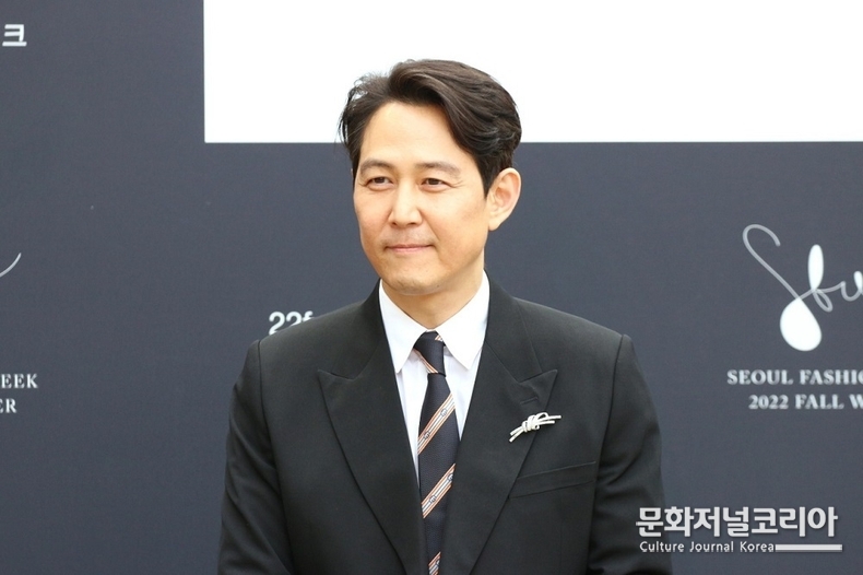  2022' F/W 서울패션위크 글로벌 홍보대사 이정재 < 사진 = 문화저널코리아 >