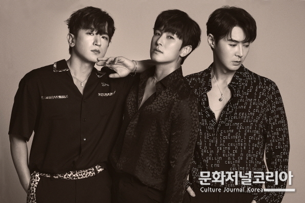 신화 WDJ(이민우·김동완·전진) 2022. (사진=라이브웍스컴퍼니 제공)