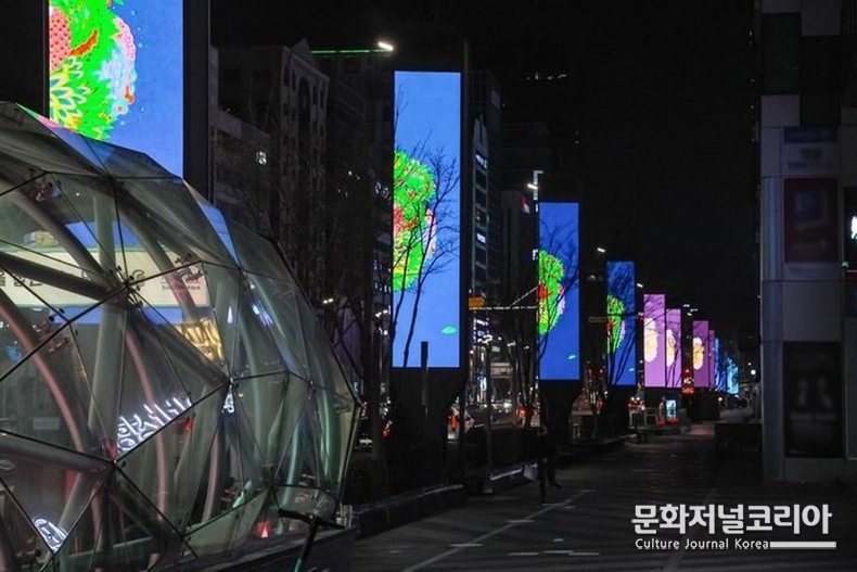  ▲ 국립현대미술관 미술은행·정부미술은행 프로젝트 ‘공공×김지평’이 서울 강남역에서 신논현역까지 도로변 18개의 미디어 스크린과 5개의 대형 옥외전광판에서 상영한다. (사진제공 = 국립현대미술관) 