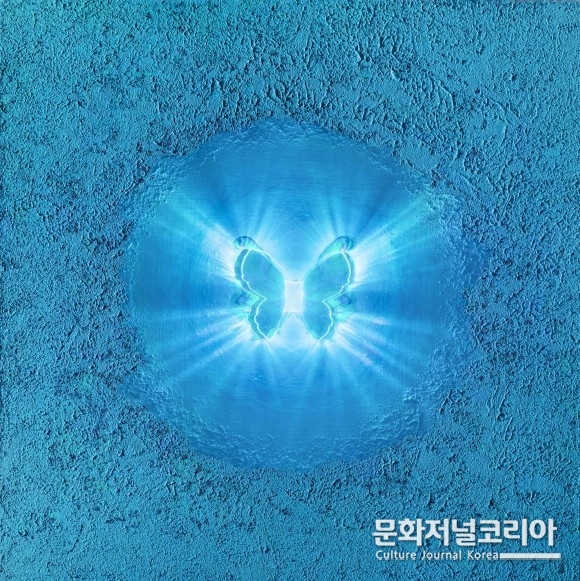  나비작가 김현정 Navikim’ Interstellar_LED and acrylic on canvas_60×60㎝_2023. (사진)