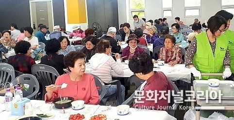 ‘분당횃불교회' 어르신 효 큰잔치!