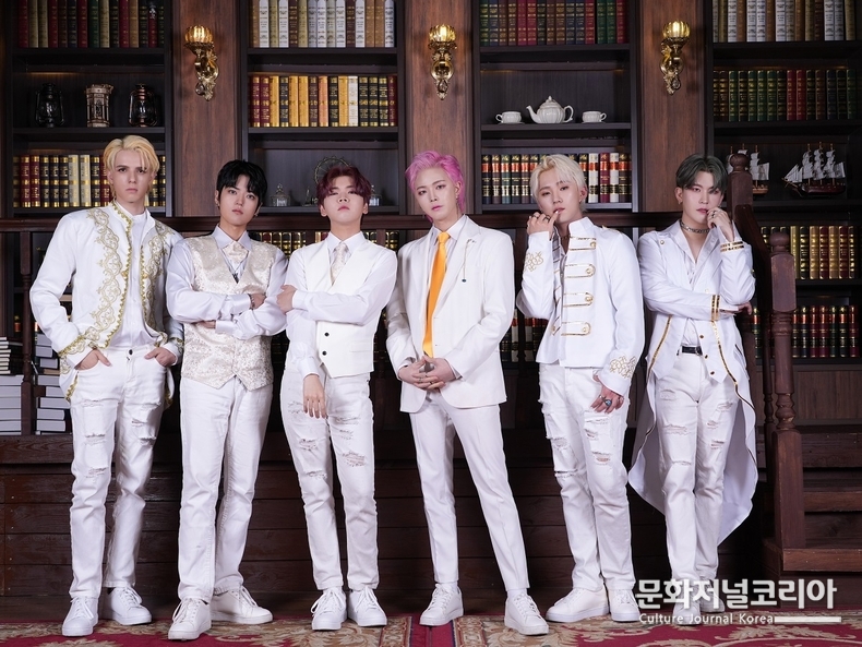 '더스틴' 단체 사진 = NAent 제공