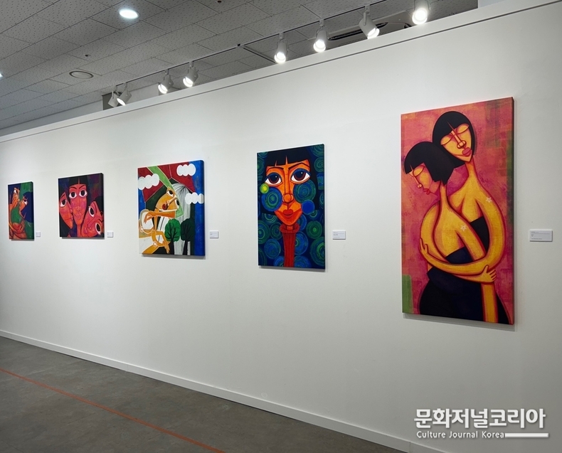 아트불 갤러리인사 기획전 전경 