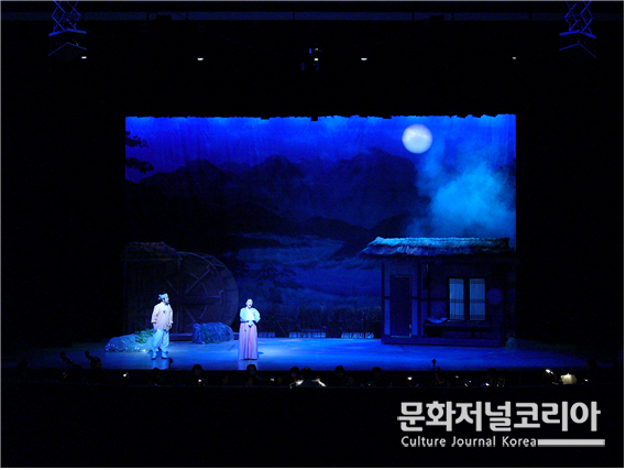 사진은 지난해 열린 구미오페라단의 오페라 메밀꽃 필 무렵 공연장면