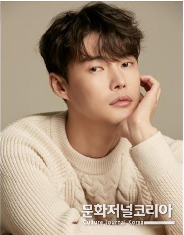  배우 .이규영.