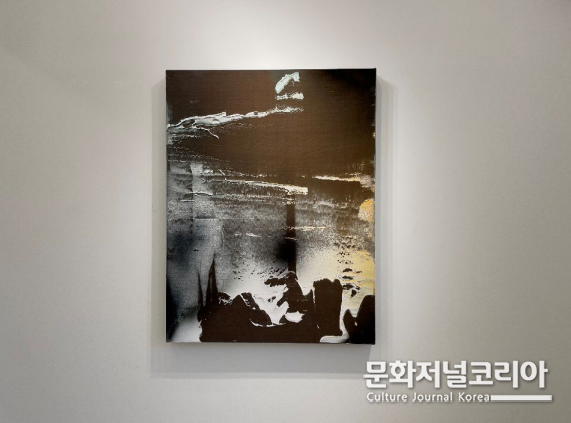 Remy Hysbergue, A 38620, Acrylic on velvet, 116 x 89cm, 2020 (사진 제공=갤러리 끼)