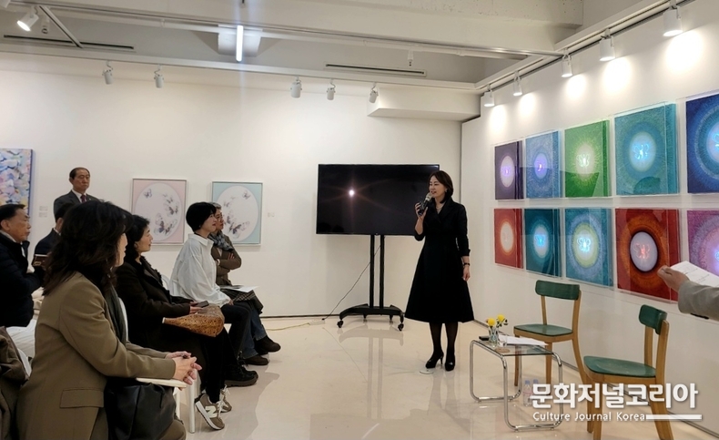 '나비킴(Navikim)' 작가 아티스트 토크 전경