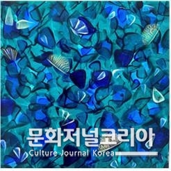 이태성 Touch my mood호접지몽 (胡蝶之夢)series blue, 45.5 X 45.5cm , mixed media on canvas, 2023(좌)