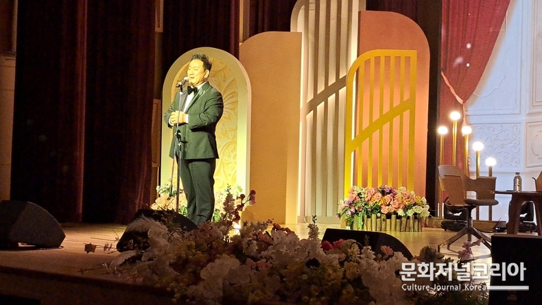 주의 은혜라 찬양하는 베이스 함석헌