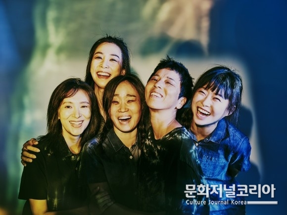 윤현길,_조한나,_정연주,_이미숙,_공지수(시계방향)