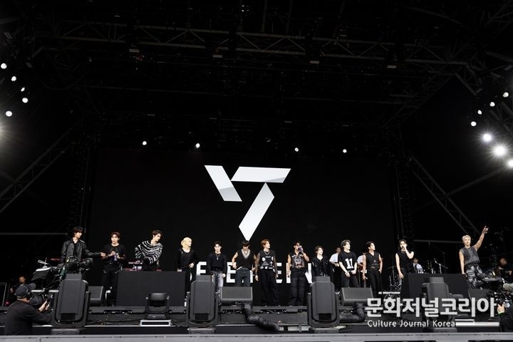 세븐틴 글래스턴베리 무대. (사진 = Tom Jackson 제공) 