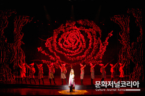 <strong>뮤지컬 ‘베르사유의 장미’,</strong>