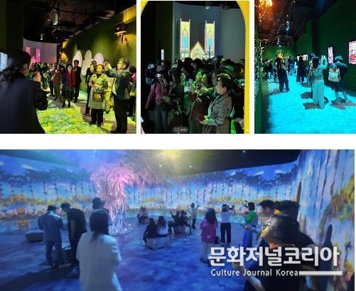 ▲ <지베르니 정원> 섹션 및 <모네가 이룬 부(富)의 진실> 관람객이 사진을 찍고 있다.