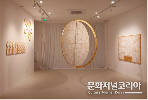 오매갤러리 기획초대 세오시 개인전 전경,