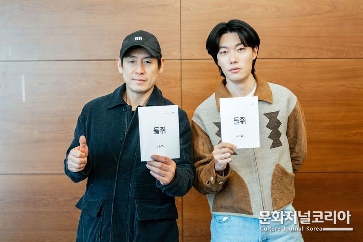 배우 설경구와 류준열이 넷플릭스 새 시리즈 '들쥐'에서 호흡을 맞춘다. (사진=넷플릭스 제공) 