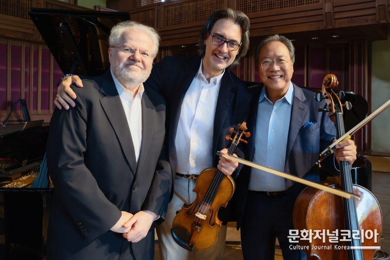 사진제공 = 소니뮤직코리아(사진 왼쪽부터 에마누엘 악스, 레오니다스 카바코스, 요요마)