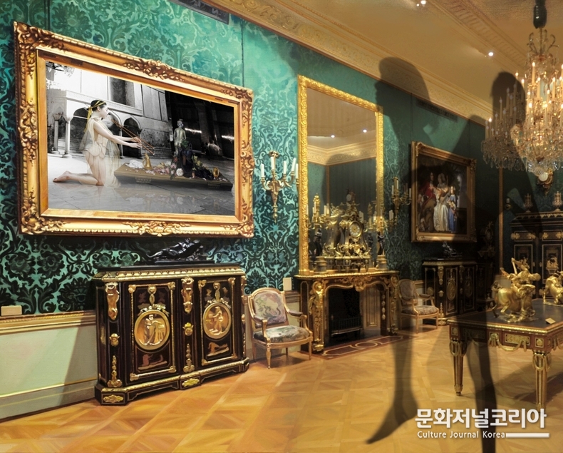 배준성, The Costume of Painter – Shadow of Museum W , A.Tadema, Ci, Lenticular and Oil on Canvas, 130.3 x 162.2cm, 2015 (더 트리니티 갤러리 제공)