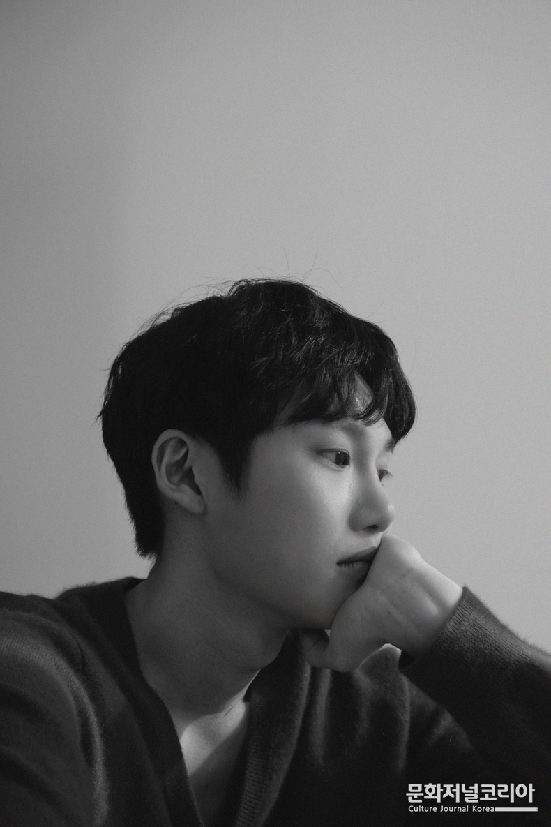 배우 김명호_ 극중 남자 동기 찬빈