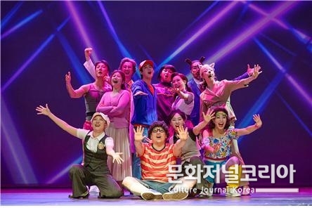 가족뮤지컬 ‘코드네임X’ 공연 사진. Ⓒ으랏차차스토리)