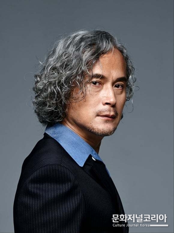 배우 겸 가수 김안셀모
