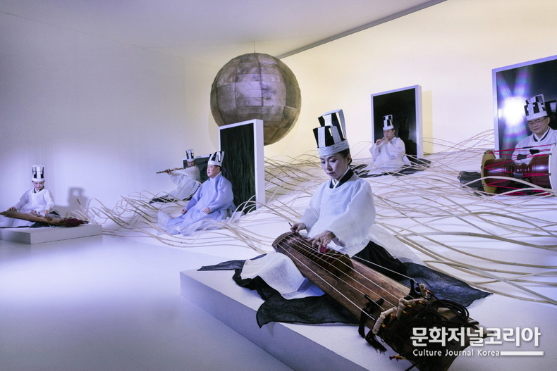 &nbsp; &nbsp;▲ 국립국악원이 SNS 채널을 통해 공개한 ‘K-마에스트로’ 공연 ‘풍류’ 한 장면&nbsp; &nbsp; &nbsp; &nbsp; &nbsp; &nbsp; &nbsp; &nbsp; &nbsp; &nbsp; &nbsp; &nbsp; &nbsp; &nbsp; &nbsp; &nbsp; &nbsp; &nbsp; &nbsp; &nbsp; &nbsp; &nbsp; &nbsp; &nbsp; &nbsp; &nbsp; &nbsp; &nbsp; &nbsp;(사진제공 = 국립국악원)
