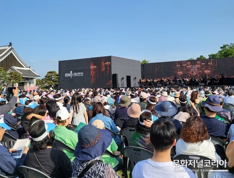 문체부 장관 “청와대 야외 콘서트, 국가 대표 공연될 것”