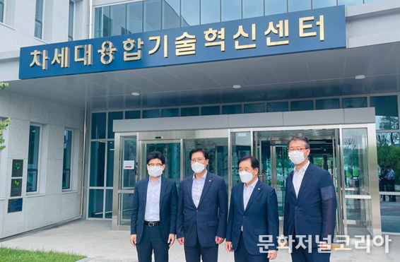 충북 혁신도시 내 충북테크노파크 오픈랩(차세대융합기술혁신센터) 앞