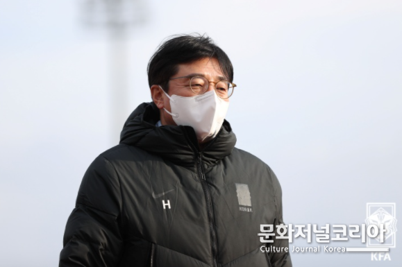황선홍 감독