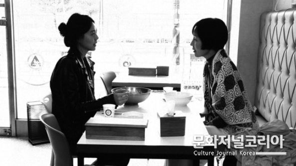 '소설가의 영화' 본편 메인 스틸